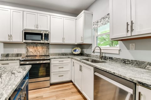 Kitchen | Keurig & Drip Coffee Makers | Cooking Basics | Toaster