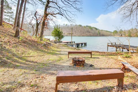 Fire Pit | Boat Slip | Lake Hamilton Views & Access