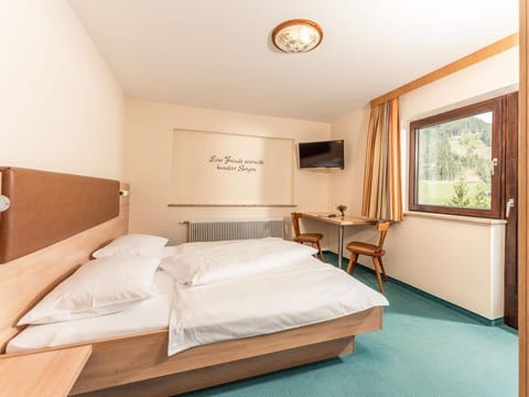 Family room breakfast - Hotel Starchlhof Bed and Breakfast in Schladming