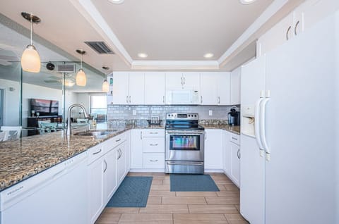 15-web-or-mls-Kitchen 3-3