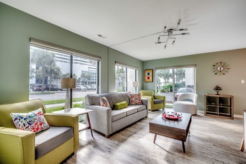 Paradise Villas 1-A living room