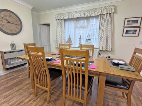 Dining room | Seaview Cottage, Amble