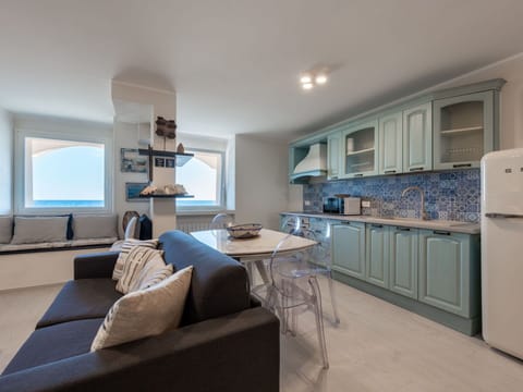 Furniture, Interior Design, Flooring, Floor, Room, Apartment, Ceiling, Couch, Living Room