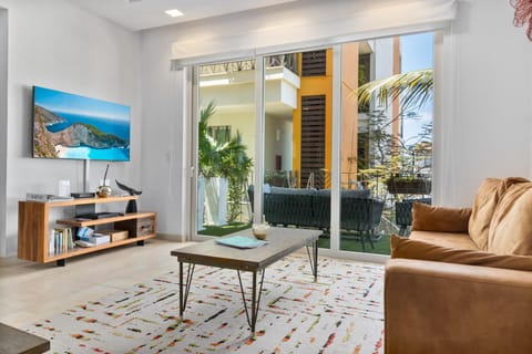 Condo - Image 2