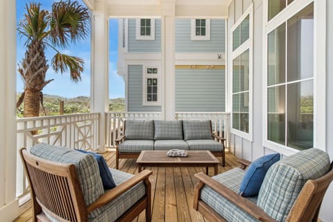 Back Porch Lounge, 1st Floor