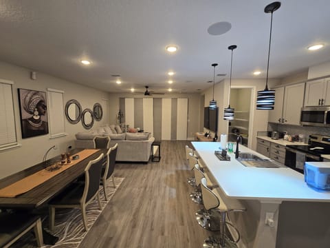 Open-Concept living space. Kitchen - dining - living space