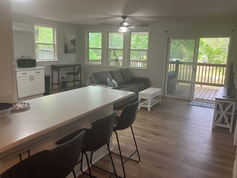 Kitchen island dining seating for 4
