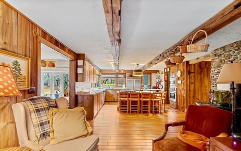 Anothe little living room area looking onto the kitchen island