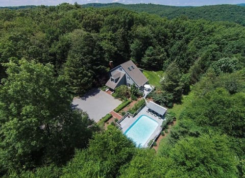 Country House on 9 Acres with Pool and Hot Tub