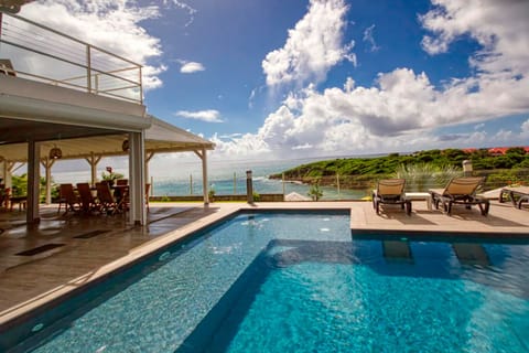 The Villa 4 **** La Barque Créole, an ideal setting to relax in Guadeloupe and an exceptional sea view