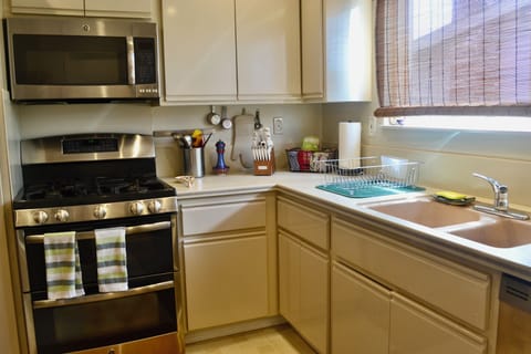 fully equipped kitchen with double oven