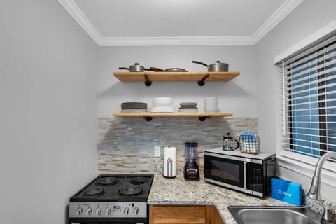 Updated kitchen with all you need to make your favorite dishes
