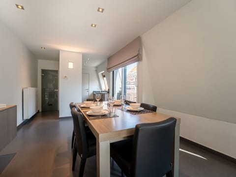 Floor, Flooring, Apartment, Ceiling, Hardwood, Wood Flooring, Wood Stain, Aluminium