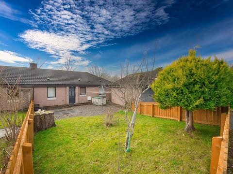 Apartment, Furniture, Residential Area, Balcony, Condominium, Chair, Shade, Resort, Coast, Hotel