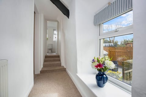 Rock Cottage, St Issey, PL27 7QB First floor landing