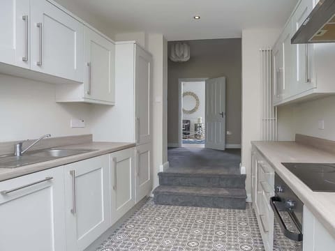 A fully fitted kitchen, with everything you need, to cook those intimate meals. 