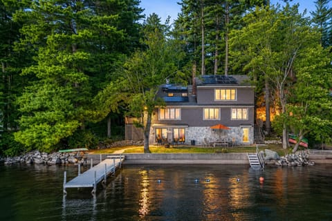 Enjoy unforgettable lakefront living — 5 bedrooms, peaceful nights, and breathtaking reflections on the water