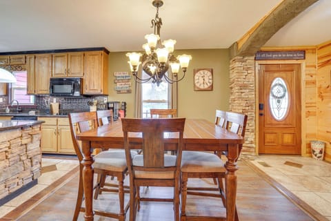 Dining Area | 1st Floor