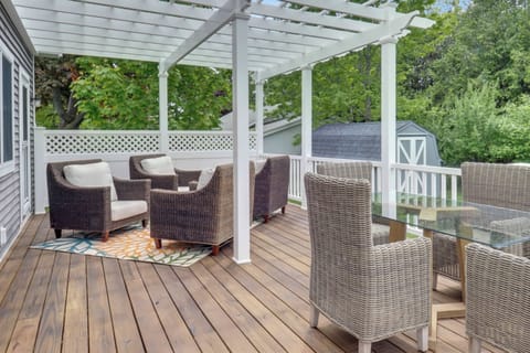 Deck | Outdoor Dining | Gas Grill | Private Yard
