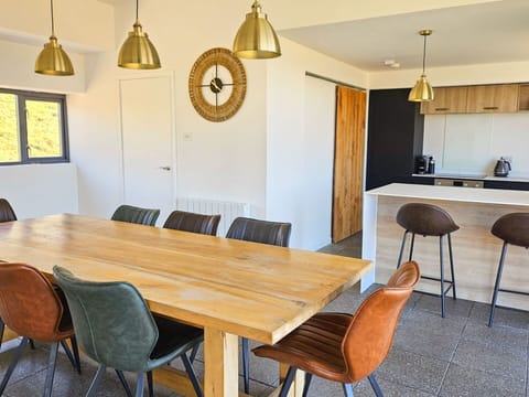 Swimming Pool, Composite Material, Apartment, Condominium, Villa, Landscaping, Resort, Hotel, Balcony, Eco Hotel