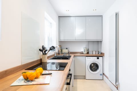 Ground floor: Kitchen