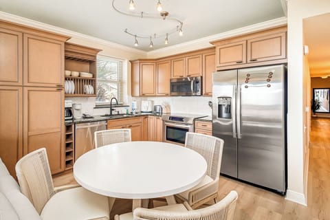 BC-0106B Dining room 1.1