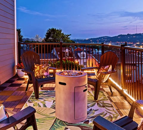 City on the Horizon – Lounge with a view that stretches all the way to downtown Pittsburgh. Quiet, breezy, and all yours.