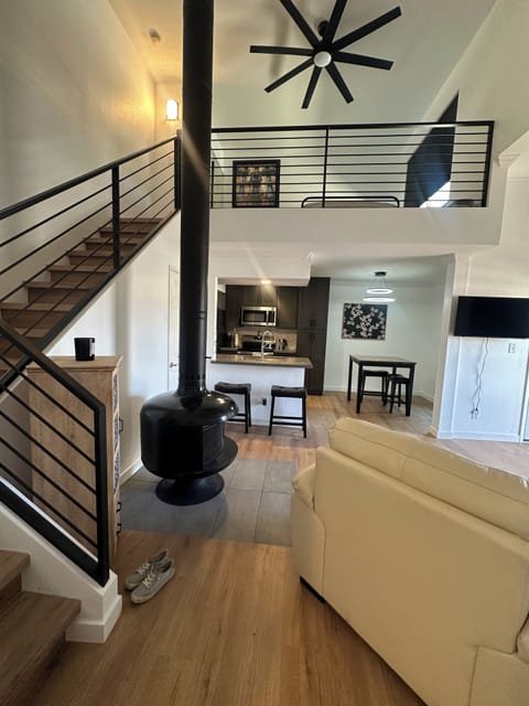 Living room w loft 