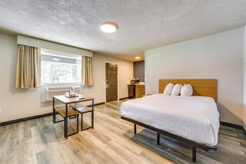 Port Huron Vacation Rental | Studio | 1BA | 600 Sq Ft | 1 Step Required