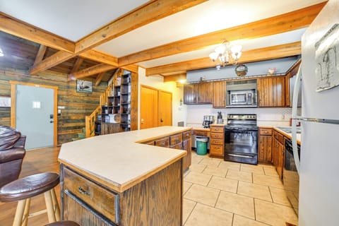 Kitchen | Dishwasher | Toaster | Main Level