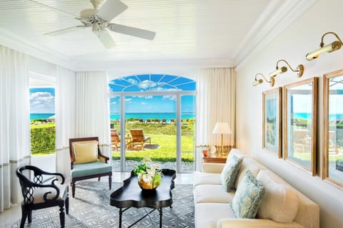 Sip coffee as ocean breezes pour into this airy lounge.
