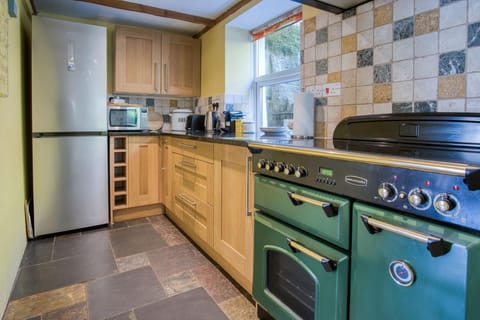 Rose Cottage - 3 Bedroom Cottage - Parkmill (6852)