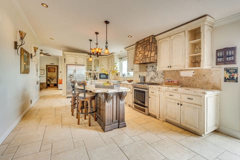 Kitchen | Drip & Keurig Coffee Makers