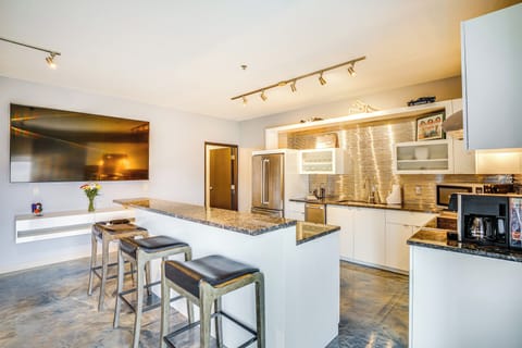 Kitchen | 1st Floor | Drip/Single-Serve Coffee Maker