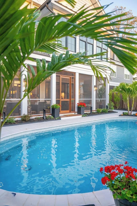 La Dolce Villa (2019)