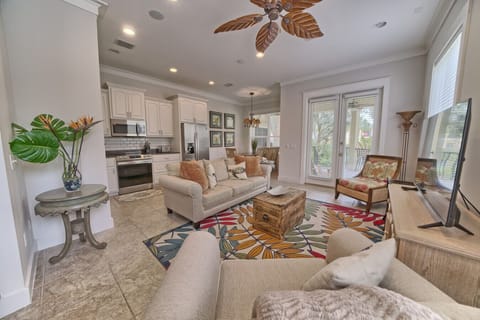 A cheerful retreat with room to unwind and connect