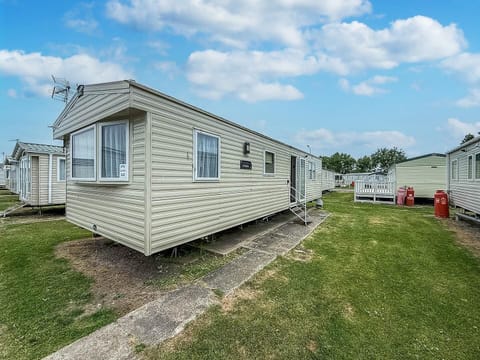 A 6 berth caravan offers the perfect space for families to unwind together.