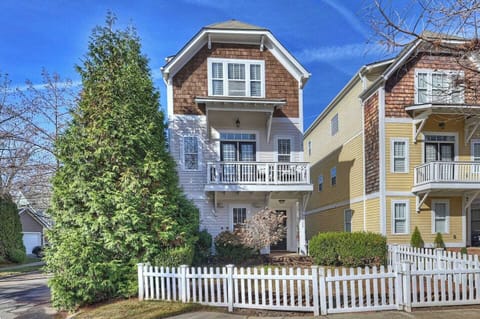 Charming, modern white bungalow cottage & uptown loft style home