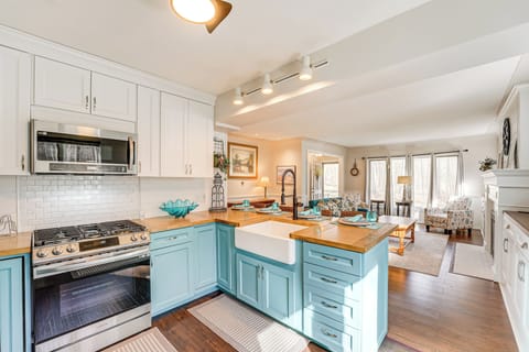 Kitchen | Trash Bags/Paper Towels