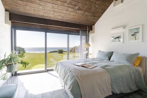 Bedroom at Downderlin, Downderry, Cornwall, self catering with Beach Retreats.