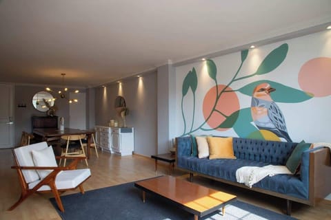 The perfect lighting in the open floor space