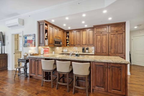 oxfordcourt209-1868_54418129648_o