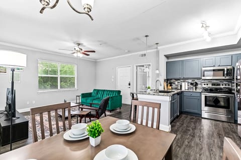 You’ll love the convenience of this fully equipped kitchen, where you can brew coffee, cook meals, or prepare snacks. The cozy layout and warm ambiance make cooking here a delightful part of your stay.