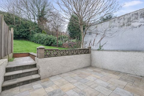 A fully fenced private garden / patio space.