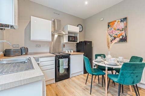 Dining area with seating for up to 4 guests