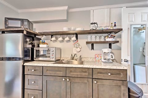 Use the toaster or microwave to heat up leftovers!