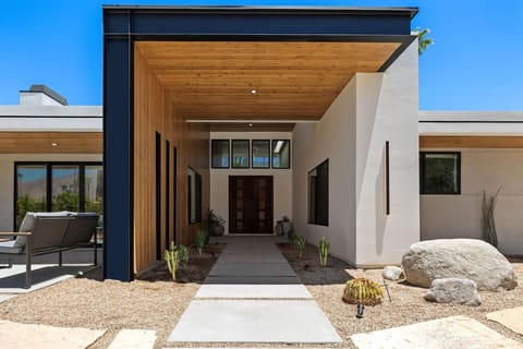 Modern steel beam entryway