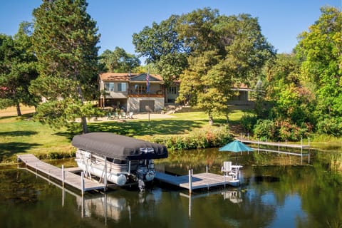 Access to two, spacious docks, cleared for swimming. Lift and boat not incuded.