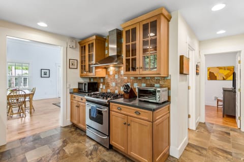 Fully Equipped Kitchen with Gas Range