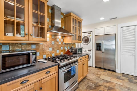 Large Side-by-Side Refrigerator